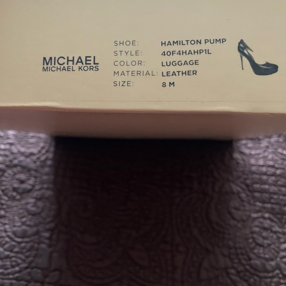 Michael Kors Hamilton Pumps. Like New! Size 8. - Picture 7 of 7